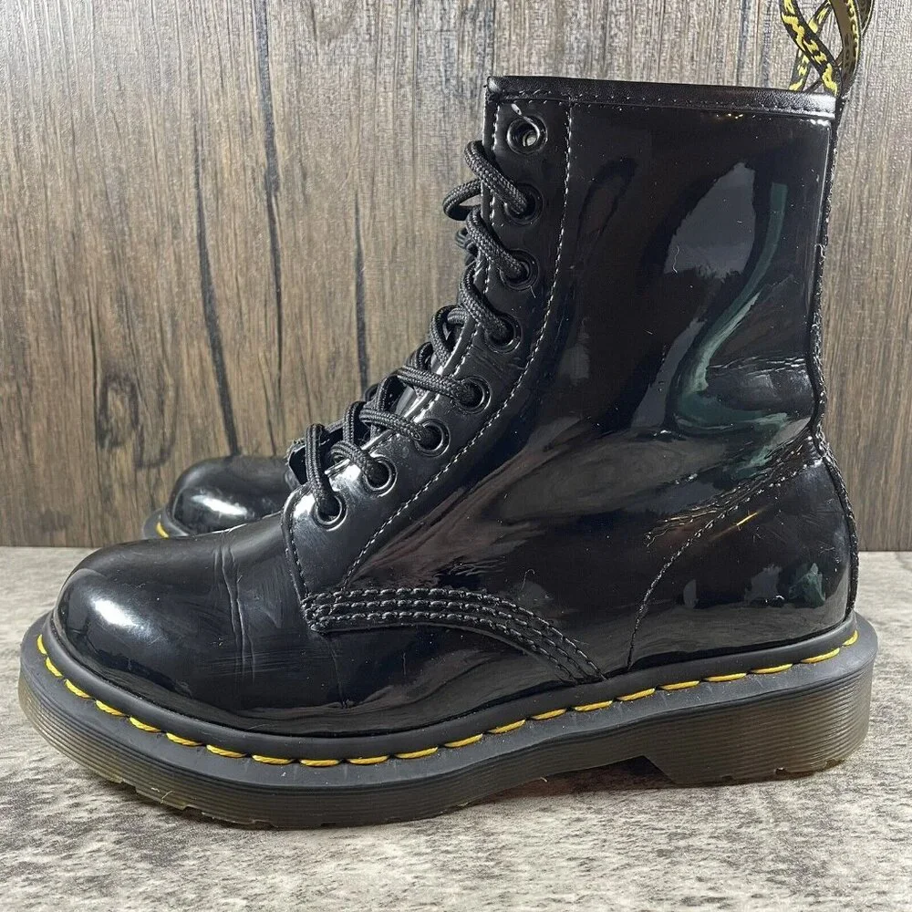 Dr Martens 11821 Glossy Black Leather Lace 8 Eyelet Combat Boots Womens Size 6 - Picture 4 of 9